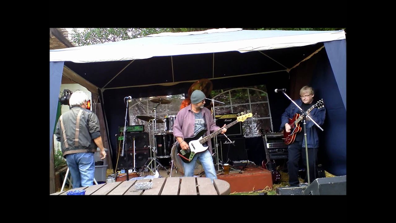 Dripper Kent with White Light - Johnny B Goode - YouTube