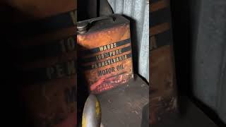 Old Vintage Oil And Grease Cans Advertising Farm Auction 🛢