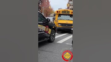 Williamsburg  Bus stalled blocking traffic  Great all job units