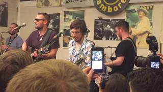 Eric Church joins Charlie Worsham on stage chords
