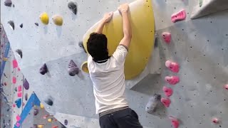 Colin bouldering V5-7 5.11