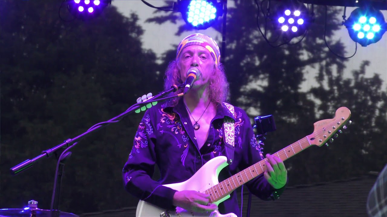 Randy Hansen performing Little Wing