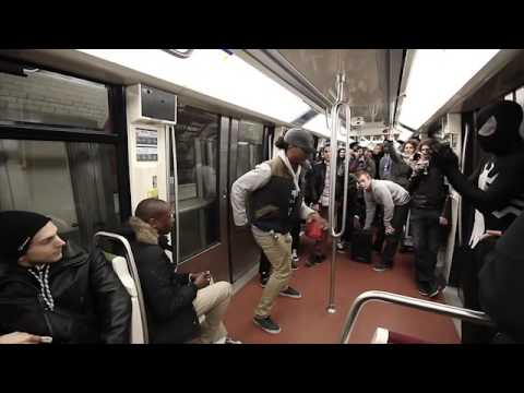 Vidéo: Spiderman Dansant Dans Le Métro Chilien