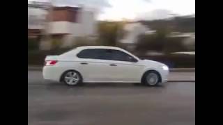 Esp açıkken drift yapan peugeot kaza Resimi