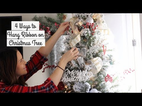4-ways-to-hang-ribbon-on-your-christmas-tree//-how-to-hang-ribbon-on-christmas-tree