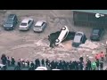В Петербурге автомобили провалились под асфальт