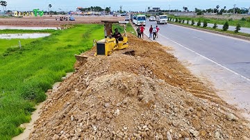 Great Teamwork in Action KOMATSU Bulldozer & Dump Trucks Smoothly Push Stone & Soil for Land Filling
