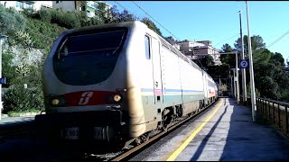 Treni in transito alla stazione di Zoagli (Levante Ligure) Parte 4/6