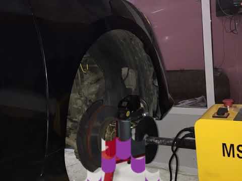 في صناعية جعلان بني بوعلي و لاول مره خراطة درام السياره بدون فكه قبل تبديل السفايف