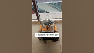 Bé robot tội nghiệp bị người chủ độc ác ăn hiếp