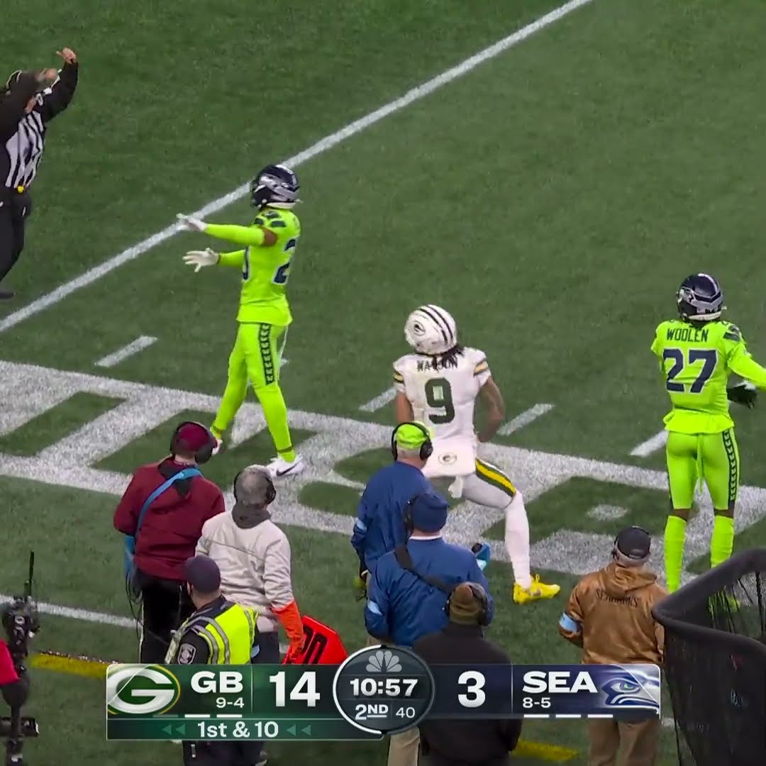 Christian Watson with a spectacular catch for a 36-yard Gain vs. Seattle Seahawks