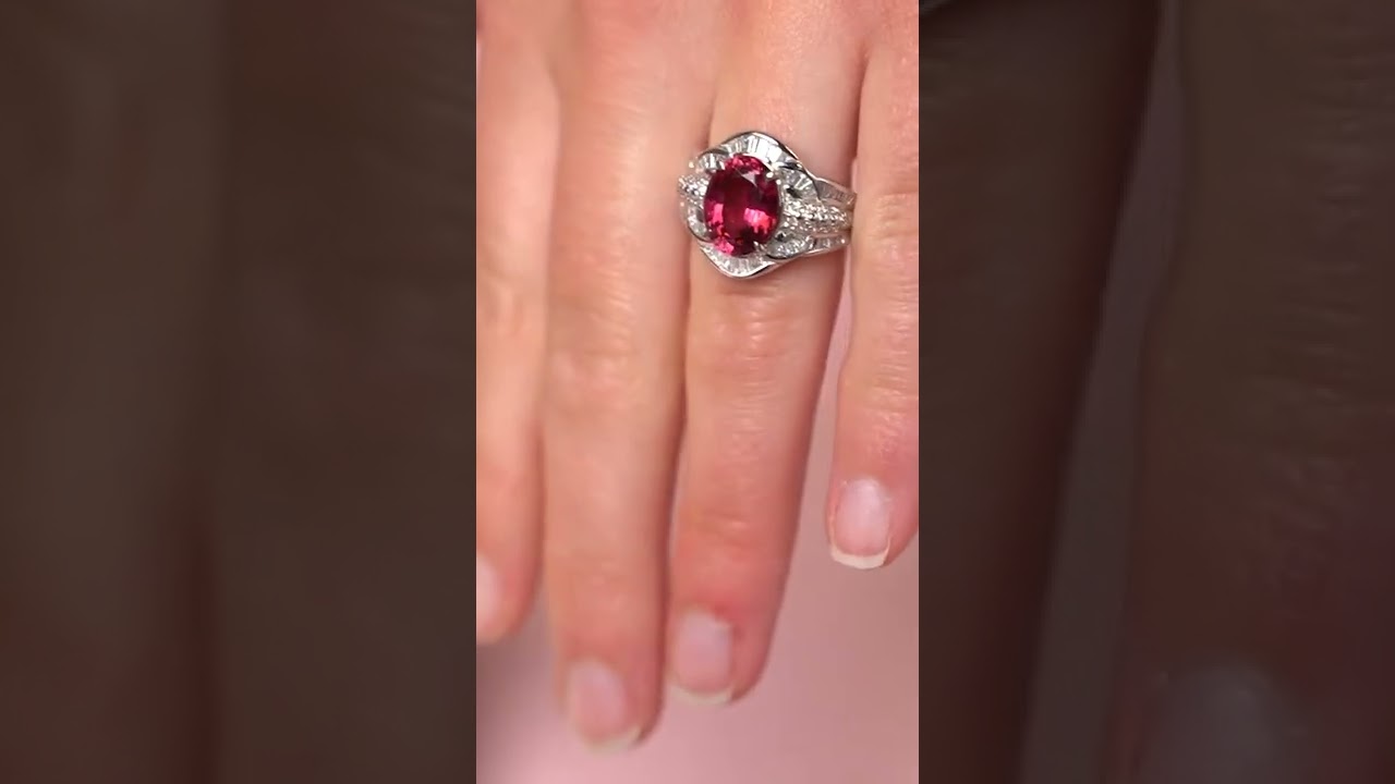 Leuchtende Farben, noble Formen: Schmuck mit Edelsteinen