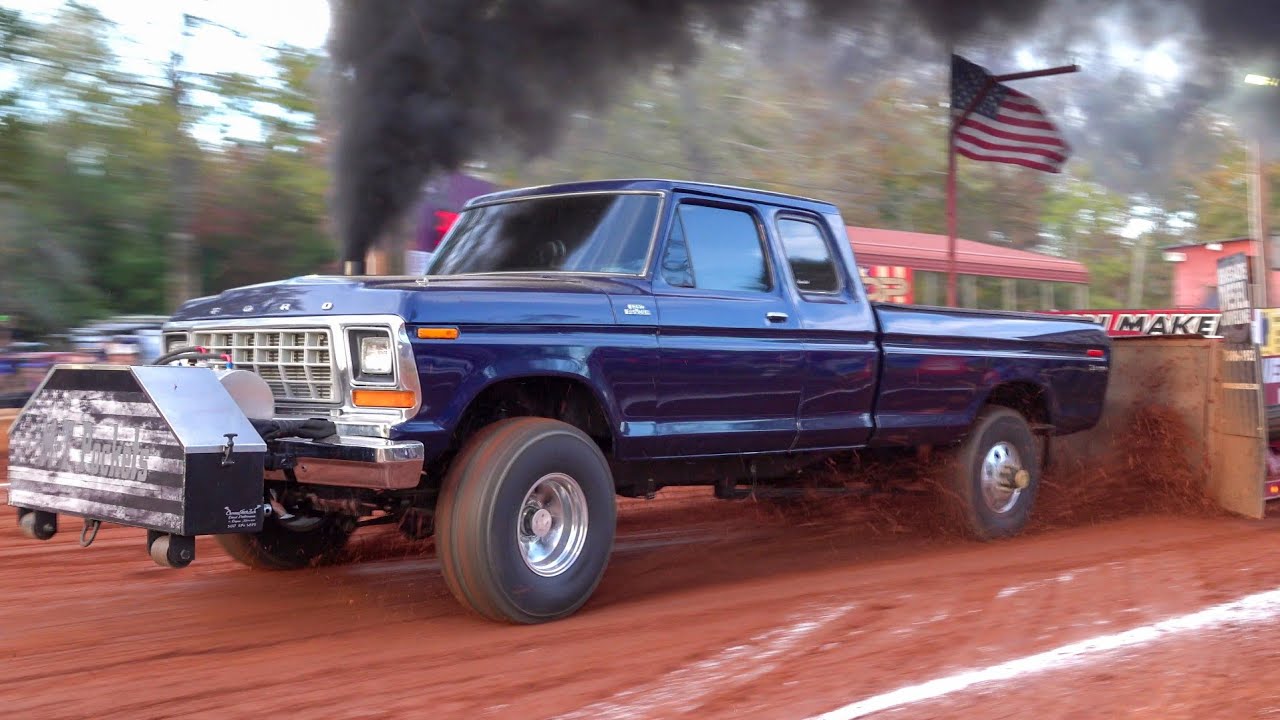 Diesels In dark corners 2020 2.6 diesel TRUCK PULLING saturday session