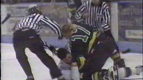 Daniel Archambault vs Francois Cloutier LHJMQ 5 04...