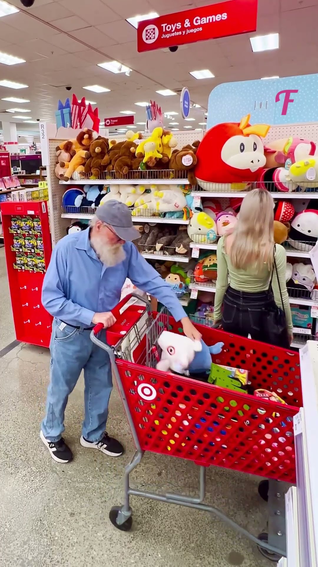 Little Girl’s Surprise Kindness Leaves Everyone Smiling #shorts