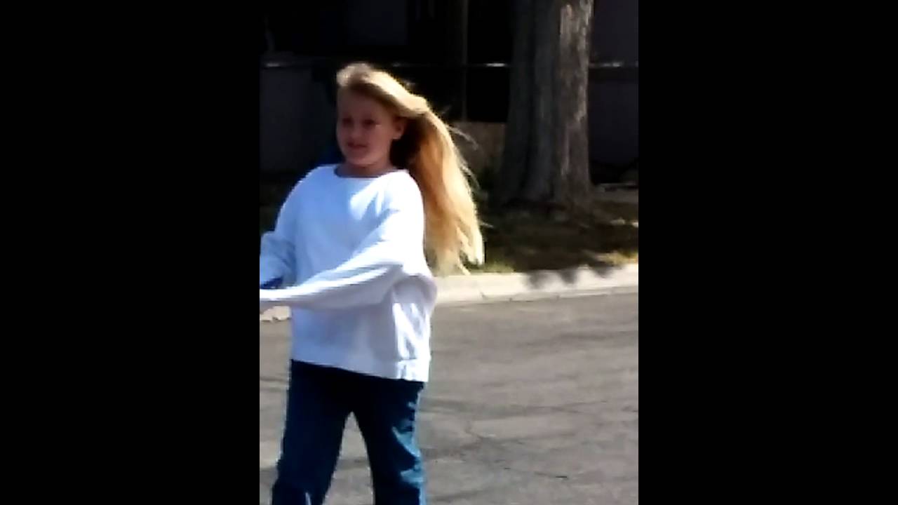 Birds mading on the streets