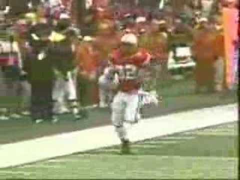 Highlights from Nebraska running back Brandon Jackson's 2006 campaign.