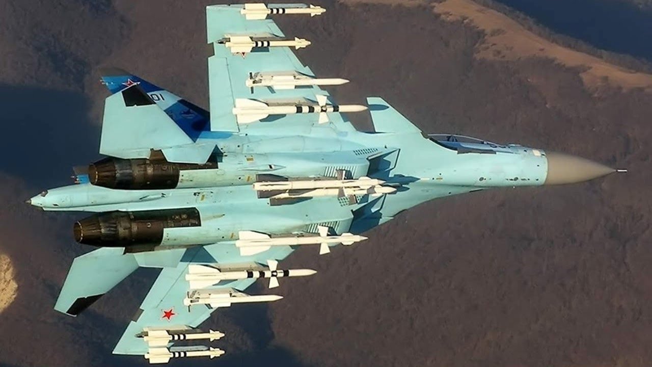 Ракеты самолетов россии. Су-30м2 вооружение. Су 35 с подвесами. Су-30 пилоны. Су-35 с ПГО.