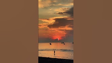 Relax and watch the sunrise on the sea #music #sea #beach #dawn