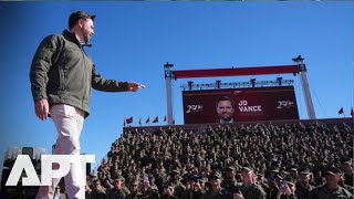 картинка: «Трамп гордится вами»: Джей Ди Вэнс выступил с пламенной речью в честь Корпуса морской пехоты в К...