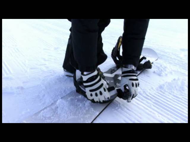 Cours de snowboard débutant. Chausser son snowboard. 1