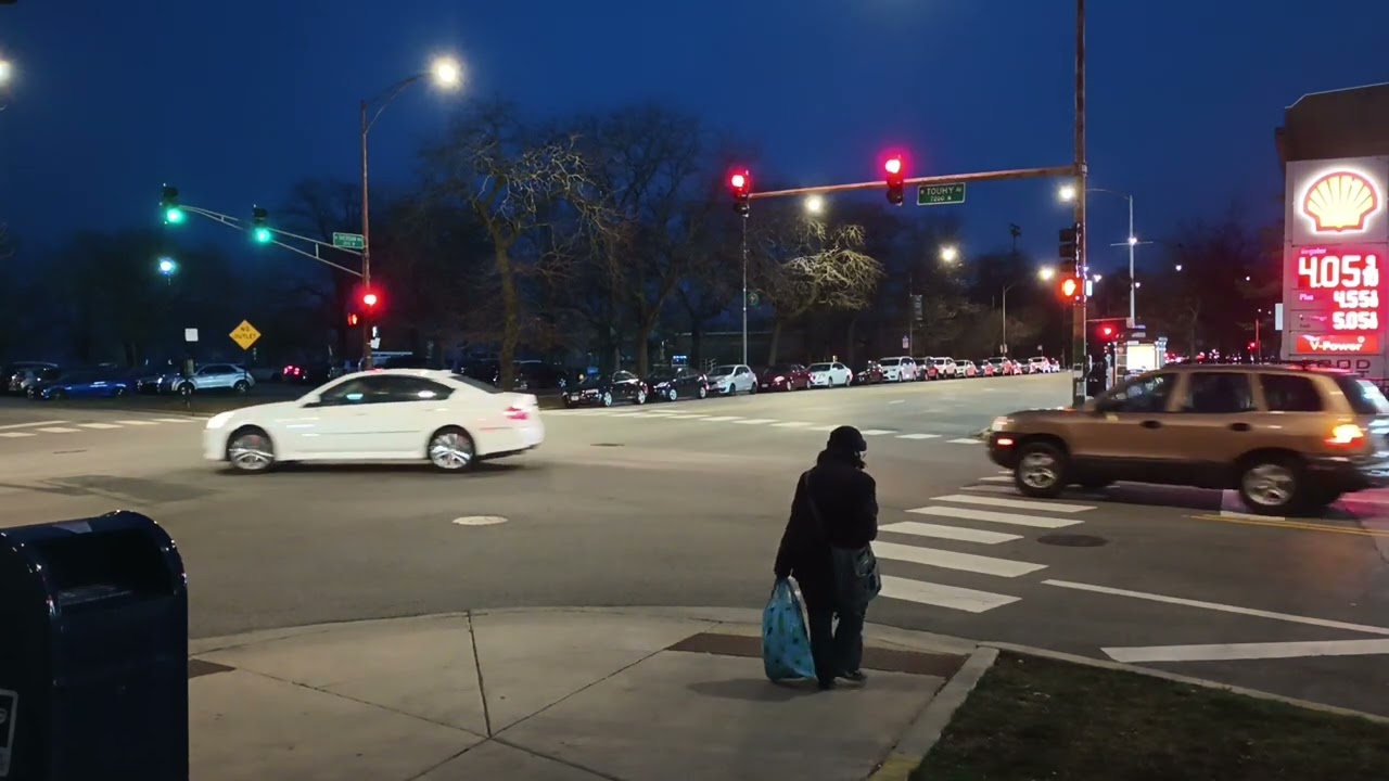 Sheridan Road & Touhy Avenue in Rogers Park 3/30/2023