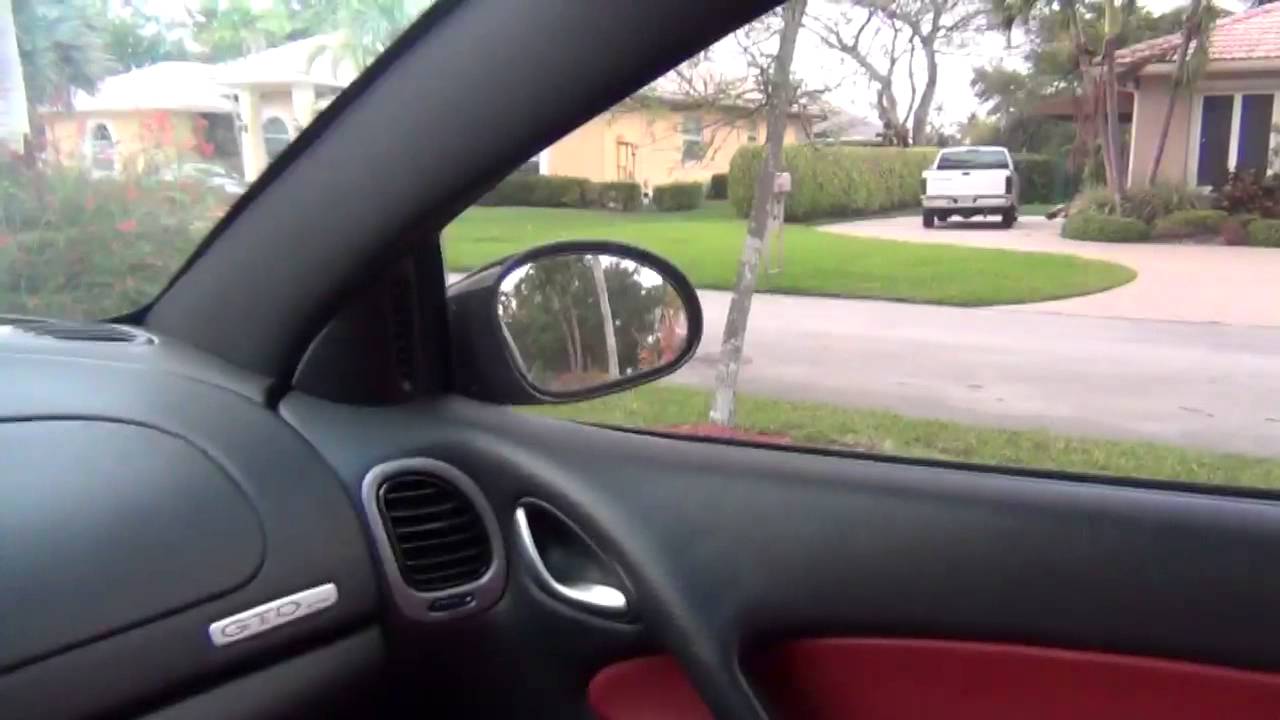 2006 Pontiac GTO interior