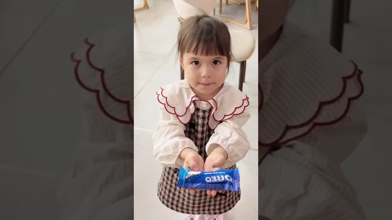 Дети учатся уважать чужой труд | Twin Twin