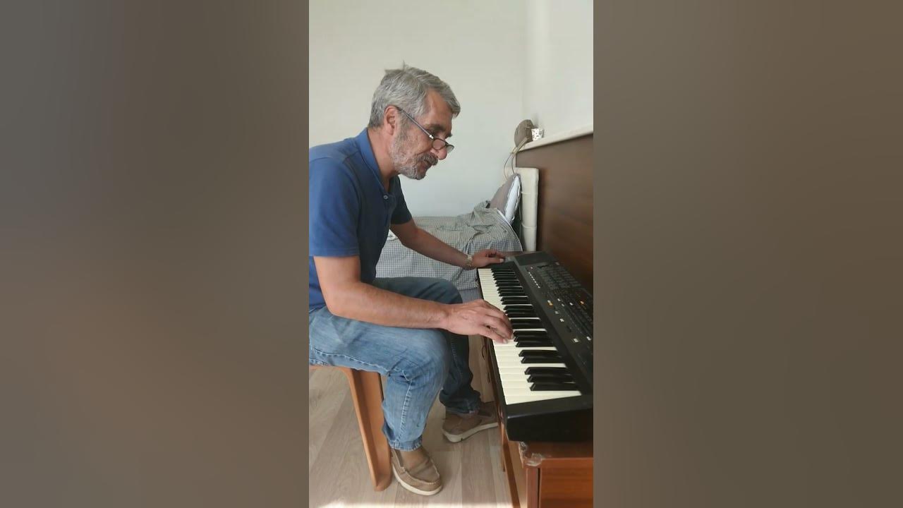 NİYE BÖYLE ANNE AHMET KAYA...roland e40 orgumla nostalji canlı...