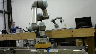 Universal Robot   Conveyor Tracking
