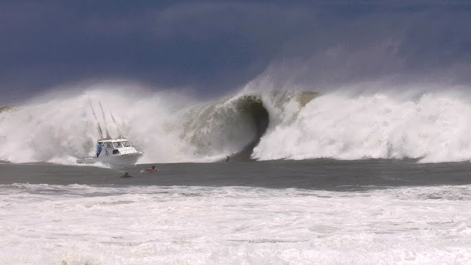 Code Red 2: Big Swell on the South Shore, Oahu Hawaii – Float Captain