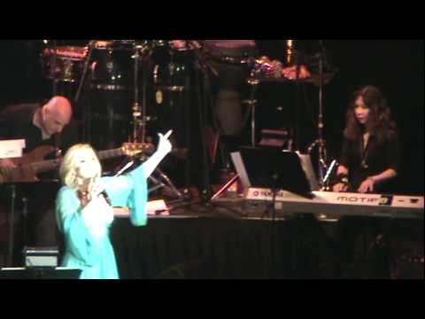 Googoosh Sahel O Darya Toronto April 17 2010 گوگوش ساحل و دریا 