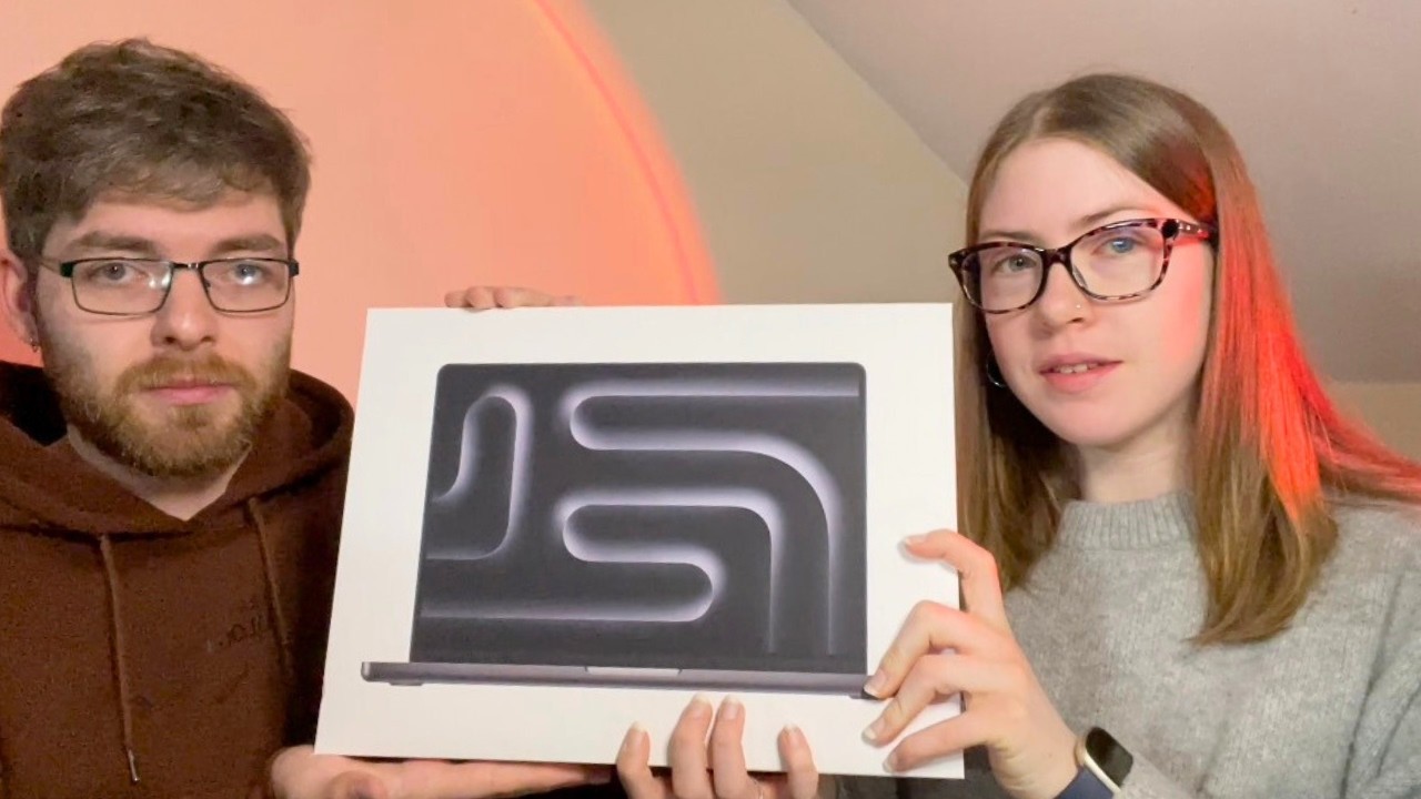 ASMR MacBook Pro Unboxing 💻✨Tapping, tracing, crinkles and satisfying tearing | Calm with Carla ASMR