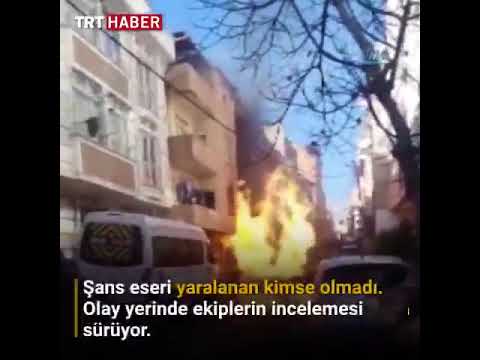 İstanbul Küçükçekmece'de kaldırım çalışması esnasında doğal gaz borusu patladı