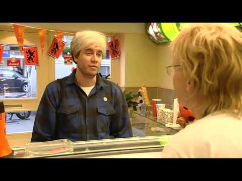 Draadstaal Snackbar: Voetbal op klein scherm