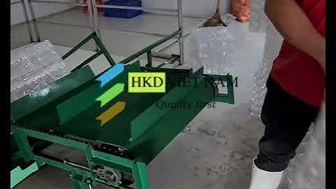 Băng tải nghiêng chuyển hộp nhựa lên tầng, băng tải chuyển hàng lên cao, băng tải pvc.LH 0932162158