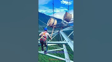 40ft Above Ground! Power Workers’ Insane High Altitude Tasks