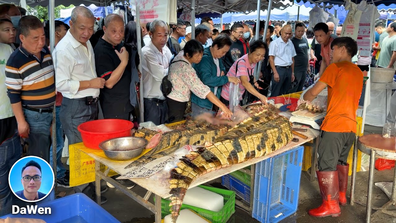 Самый удивительный рынок Китая: крокодилы, кобры и легендарное испытание ножей