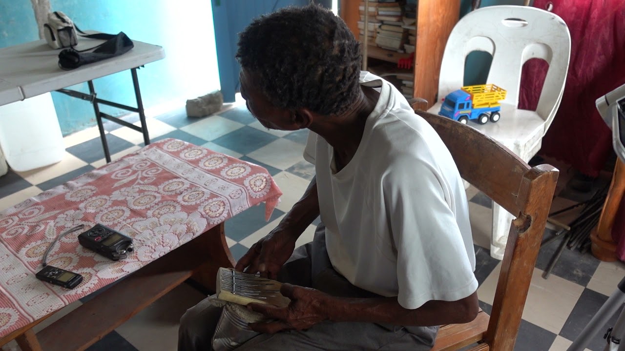 Dengu Music of Gǀui bushman "Rijaboswa"