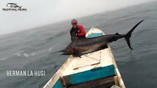PERJUANGAN MENAKLUKAN MONSTER MARLIN DI TENGAH BADAI .blue marlin,ikan marlin ratusan kilo