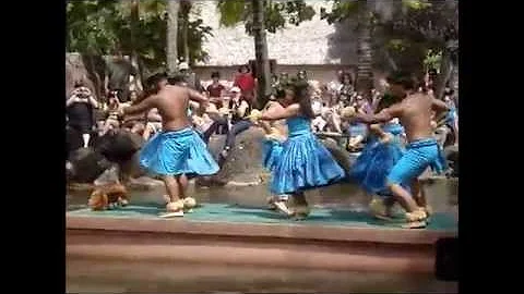 Hula hula dance 2 at Polynesian cultural center (Hawaii)