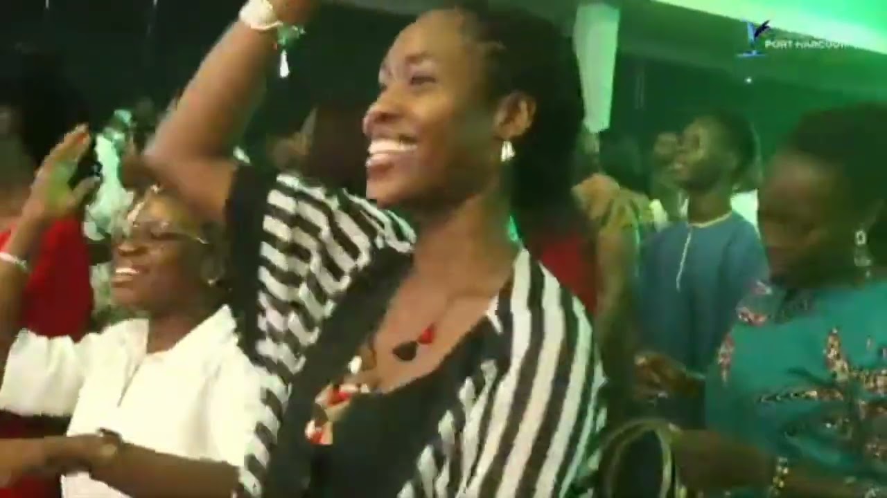 HOT PRAISE with Minister Chris Joshua 