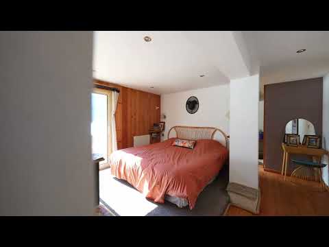 6536-CLG - Appartement rénové de 227m², avec jardin de 250 m², à Saint-Véran