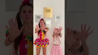 Danando Com A Palhacinha Bia