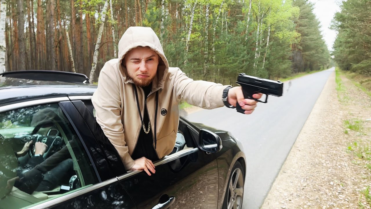 Young Dejvid - CWL (AZDUS DISS) auf YouTube ansehen Young Dejvid - CWL (AZDUS DISS) auf YouTube ansehen