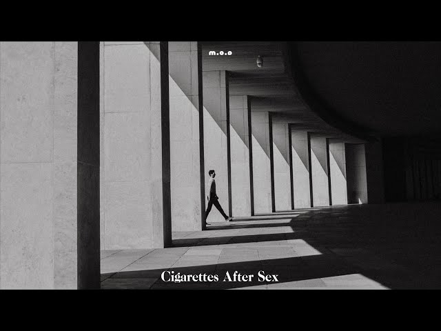 Playlist 짙은 밤, 깊은 심연 속으로 | Cigarettes After Sex class=