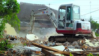 House Demolition Mini Excavator Takaeuchi Demolish Bricks Wall