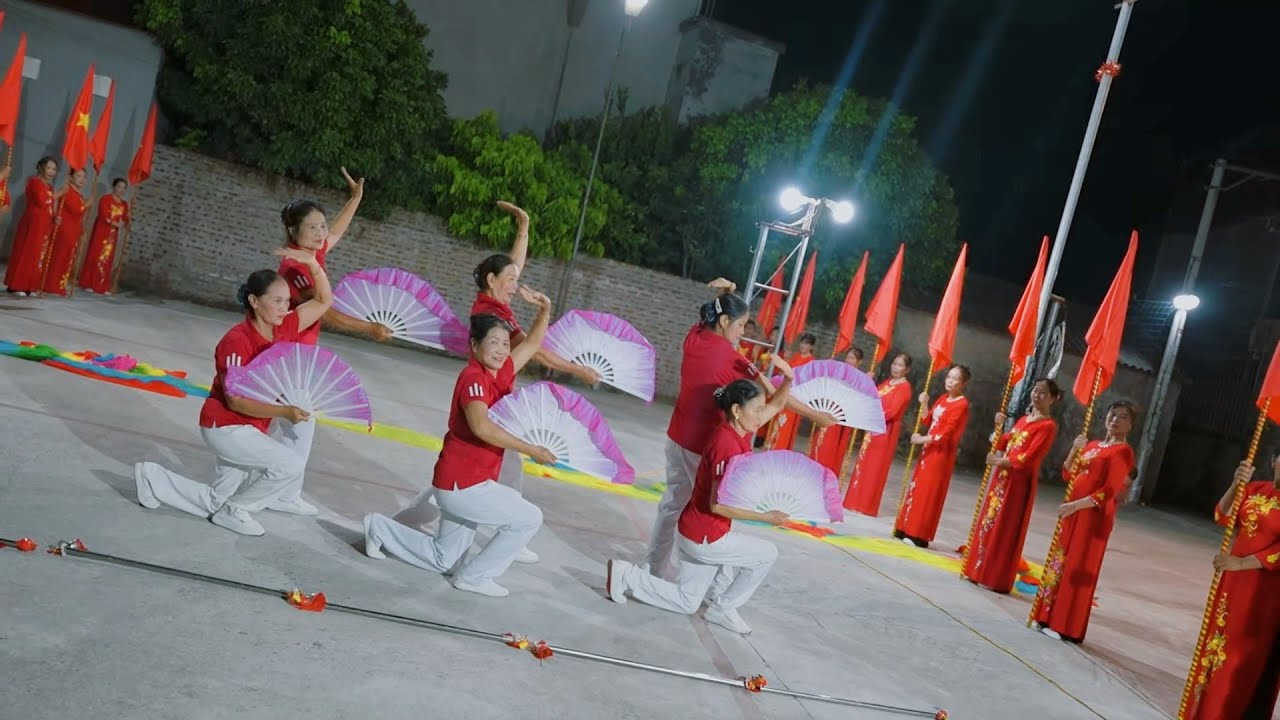 Múa Dưỡng Sinh - Ông tôi ra hội trường