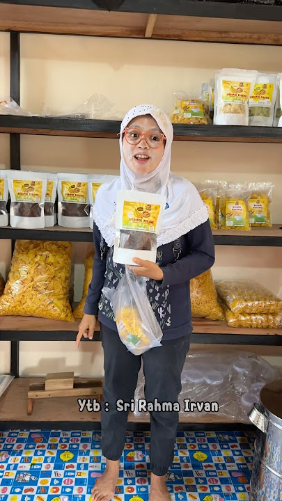 Download lagu Ketika Bantuin Ibu Jualan Keripik