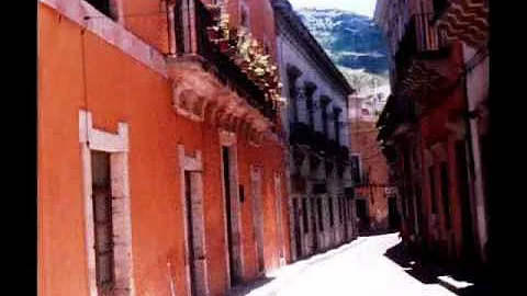 "Contigo en la Distancia" Suzanne Kirsh, Pianist